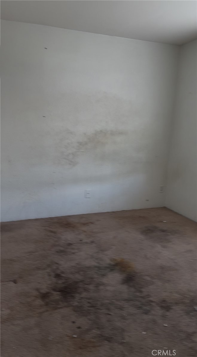 https://media.crmls.org/medias/e1ede2ae-e7c8-428a-becc-4d25f00def64.jpg?preset=X-Large