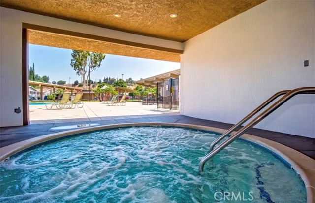 4901 Green River, Corona CA: https://media.crmls.org/medias/e1ee14b5-6c21-4e81-a276-7a7ea2c158bd.jpg