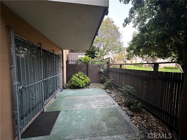 Detail Gallery Image 7 of 17 For 75 Western Shore Ln #1,  San Francisco,  CA 94115 - 2 Beds | 1 Baths