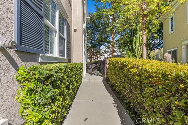 28 Albany, Ladera Ranch CA: https://media.crmls.org/medias/e1ee3e5b-7586-47dd-a6f9-12d74b167d23.jpg