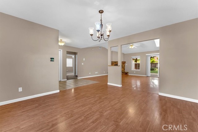 Detail Gallery Image 8 of 52 For 225 Crater Lake Dr, Chico,  CA 95973 - 4 Beds | 3 Baths