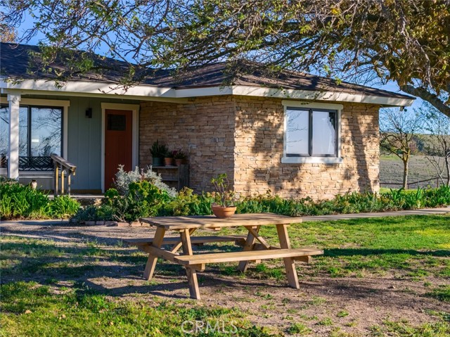 Detail Gallery Image 4 of 53 For 7491 Kingsbury Road, Templeton,  CA 93465 - 8 Beds | 6/1 Baths