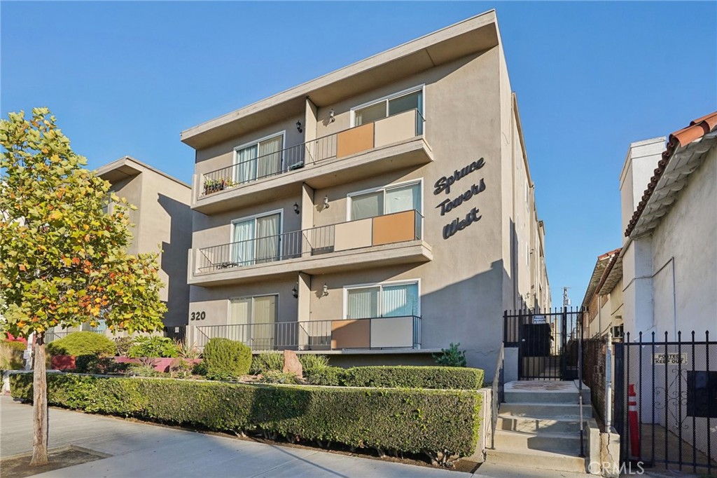 320 E Spruce
