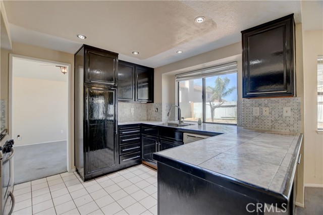 Image 17 of 52 For 681 Goldenrod Street