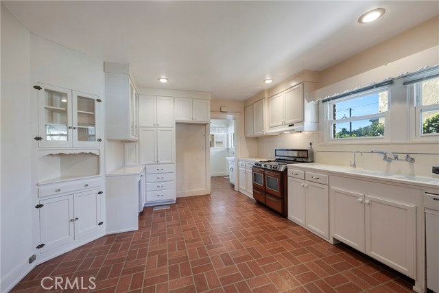 Detail Gallery Image 17 of 73 For 144 Orange Grove Avenue, Placentia,  CA 92870 - 4 Beds | 3/1 Baths