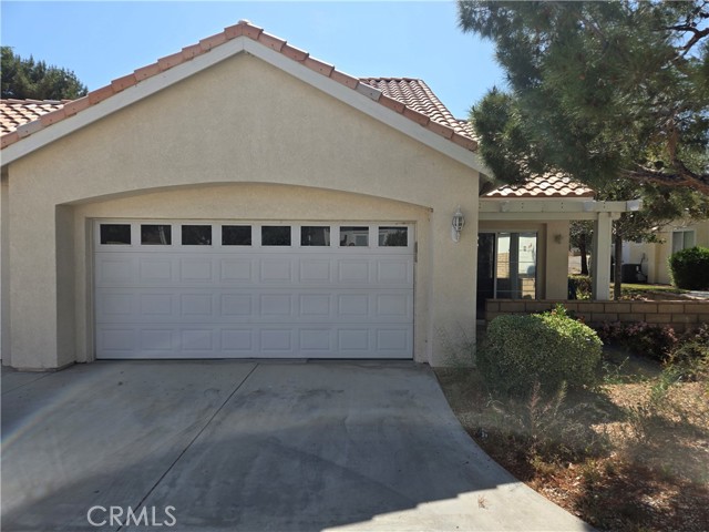 Detail Gallery Image 1 of 13 For 11394 Country Club Dr, Apple Valley,  CA 92308 - 2 Beds | 2 Baths