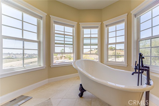 Detail Gallery Image 27 of 72 For 39911 Green Meadow Rd, Temecula,  CA 92592 - 11 Beds | 7/1 Baths