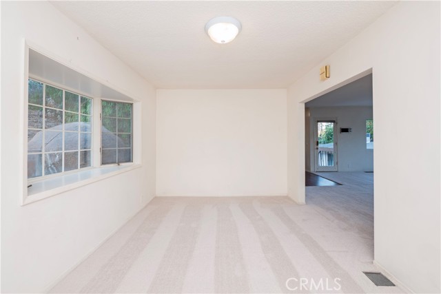 Detail Gallery Image 13 of 32 For 4227 Miramonte Pl, Riverside,  CA 92501 - 3 Beds | 2/1 Baths