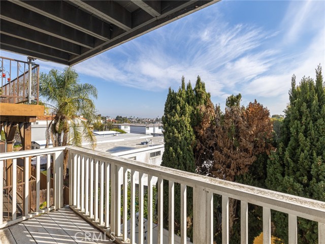 1732 Wollacott Street, Redondo Beach, California 90278, 3 Bedrooms Bedrooms, ,2 BathroomsBathrooms,Residential,For Sale,Wollacott,SB25017562