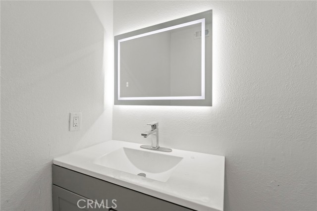 Detail Gallery Image 34 of 43 For 16511 Halsey, Granada Hills,  CA 91344 - 5 Beds | 3 Baths