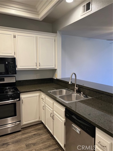 Detail Gallery Image 6 of 26 For 4512 Workman Mill Road #A202,  Whittier,  CA 90601 - 2 Beds | 2 Baths