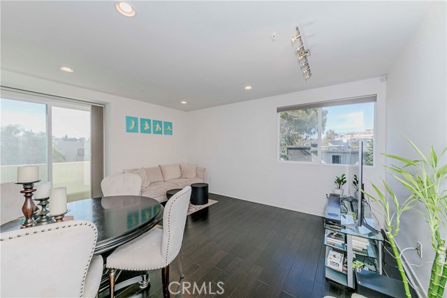 Detail Gallery Image 8 of 39 For 436 S Virgil Ave #403,  Los Angeles,  CA 90020 - 2 Beds | 2 Baths