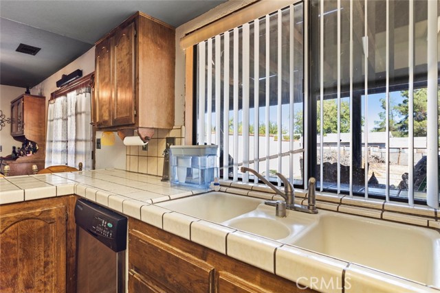 Detail Gallery Image 16 of 30 For 18472 Danbury Ave, Hesperia,  CA 92345 - 3 Beds | 2 Baths