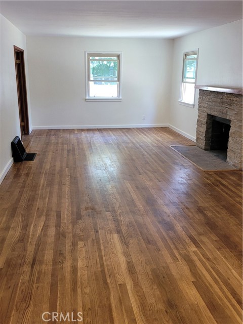 21205 Lopez Street, Woodland Hills CA: https://media.crmls.org/medias/e1f3e0c0-039a-4d8b-a8a7-3229f59f27b2.jpg