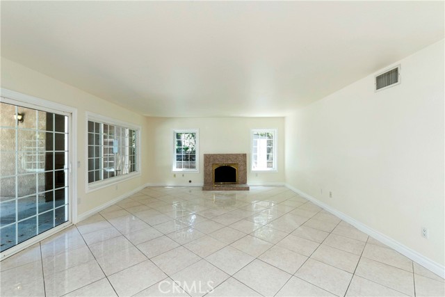 3025 E Hillside Drive, West Covina CA: https://media.crmls.org/medias/e1f436c1-f4c7-4d68-b56f-7d0157eaea79.jpg