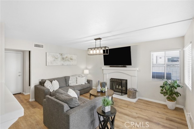 Detail Gallery Image 13 of 26 For 24546 New Haven Dr, Murrieta,  CA 92562 - 3 Beds | 2/1 Baths