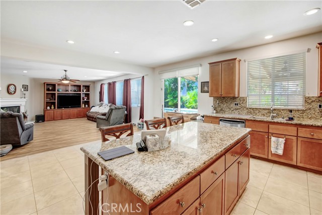 Detail Gallery Image 11 of 25 For 31702 Meadow Ln, Winchester,  CA 92596 - 5 Beds | 4 Baths