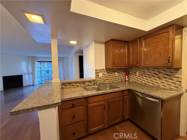 Detail Gallery Image 9 of 14 For 242 E Fern Ave #103,  Redlands,  CA 92373 - 1 Beds | 1 Baths