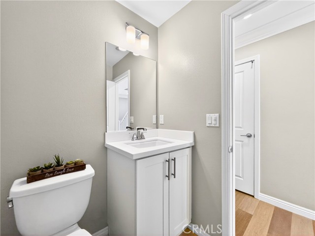 Detail Gallery Image 6 of 25 For 16901 Airport Circle #107,  Huntington Beach,  CA 92649 - 3 Beds | 2/2 Baths