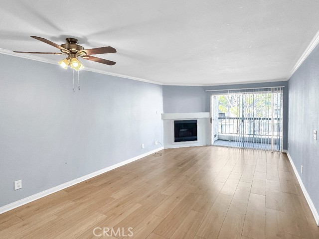 Detail Gallery Image 3 of 20 For 5500 Owensmouth #204,  Woodland Hills,  CA 91367 - 2 Beds | 2 Baths