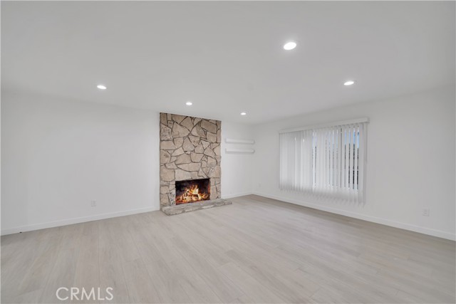 Detail Gallery Image 9 of 51 For 16722 Goldenwest St, Huntington Beach,  CA 92647 - – Beds | – Baths