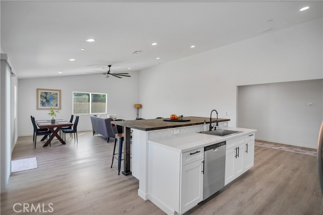 33140 Hill, Lake Elsinore CA: https://media.crmls.org/medias/e1f9c1f5-5069-4b8e-a893-2e48bf157987.jpg