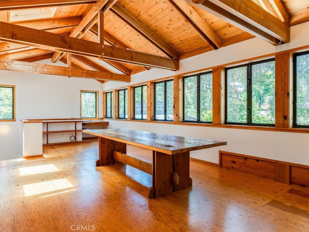 https://media.crmls.org/medias/e1fb1c4a-49b0-4397-a755-704acfe484bc.jpg?preset=X-Large