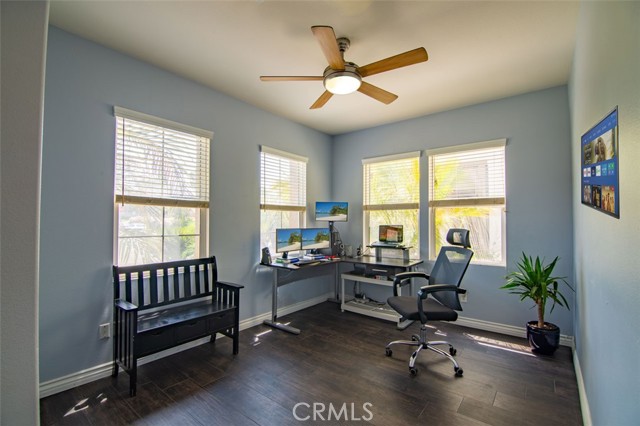 13411 Hawthorn Avenue, Moreno Valley CA: https://media.crmls.org/medias/e1fb2158-6008-4539-8375-7f7f2d55e6ae.jpg