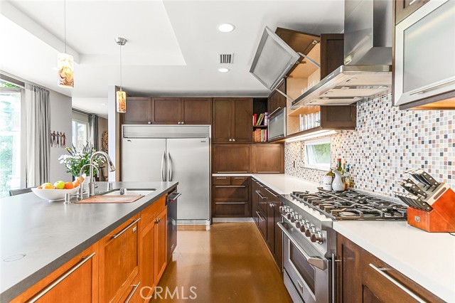 Detail Gallery Image 11 of 65 For 291 Argonne Ave, Long Beach,  CA 90803 - 5 Beds | 4 Baths