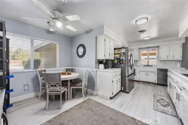 2105 Jason St, Bakersfield CA: https://media.crmls.org/medias/e1fbca50-2429-4109-a2ab-831c0400d660.jpg