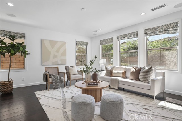 12 Gardenia, Lake Forest CA: https://media.crmls.org/medias/e1fbcb26-5587-4dac-9694-899041060c98.jpg