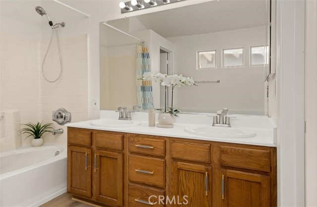 Detail Gallery Image 19 of 27 For 4906 Shadow Stone Dr, Bakersfield,  CA 93313 - 4 Beds | 2 Baths