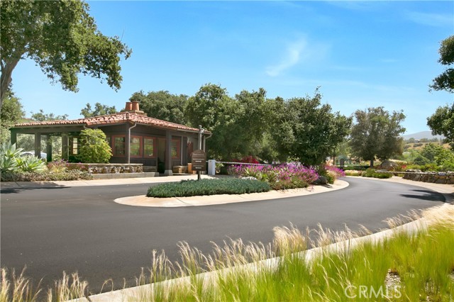 8126 Santaluz Village N, San Diego CA: https://media.crmls.org/medias/e1fcd1f0-4c27-47fb-bfbc-78d039f5a974.jpg