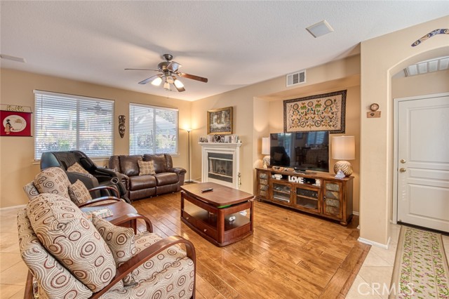 Detail Gallery Image 6 of 21 For 39794 Cambridge Pl, Temecula,  CA 92591 - 4 Beds | 3 Baths