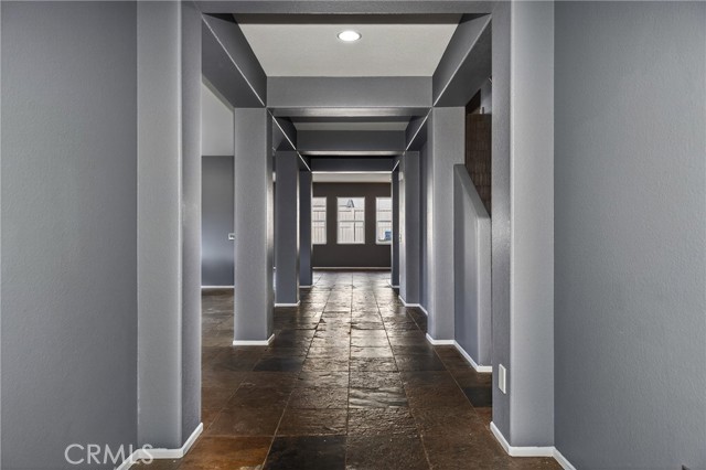 Detail Gallery Image 7 of 33 For 117 Temple Ave, Beaumont,  CA 92223 - 5 Beds | 3/1 Baths