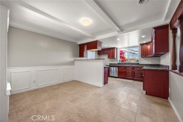12210 Groveland Avenue, Whittier CA: https://media.crmls.org/medias/e1fdd25b-3bed-4217-8b59-a89ad7a61ebd.jpg