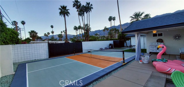 1190 S Calle Marcus, Palm Springs CA: https://media.crmls.org/medias/e1fe5386-fb42-49e4-8b4b-15e88c2c8813.jpg