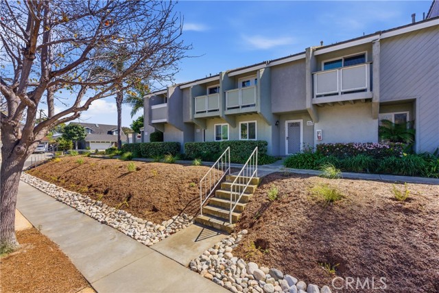 Detail Gallery Image 4 of 37 For 8276 Constantine Drive, Huntington Beach,  CA 92646 - 2 Beds | 1/1 Baths