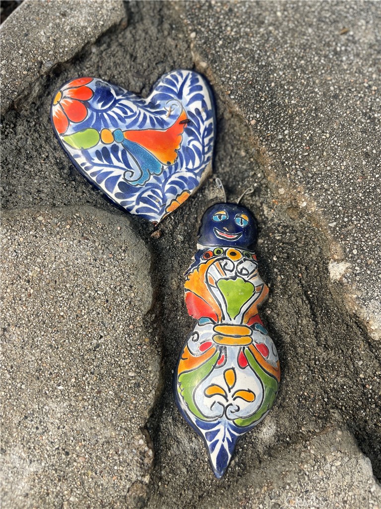https://media.crmls.org/medias/e1ff04e6-836c-471f-af5d-d37359921bba.jpg?preset=X-Large