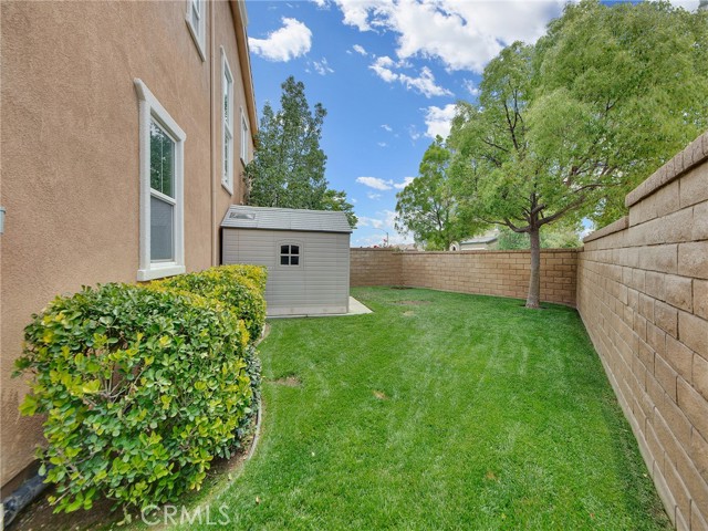 20361 Julia Lane, Saugus CA: https://media.crmls.org/medias/e1ff2566-1dbe-46c8-9794-7bbe8eece455.jpg