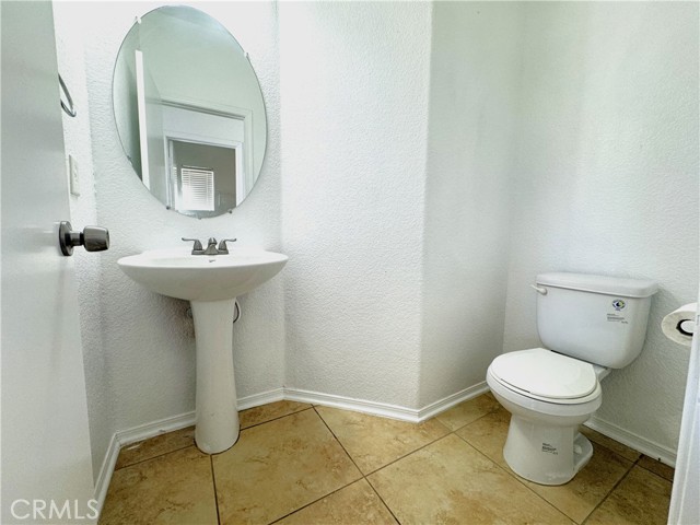 Detail Gallery Image 8 of 26 For 2709 E Avenue J4, Lancaster,  CA 93535 - 5 Beds | 2/1 Baths