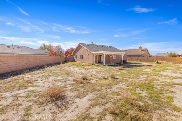 Detail Gallery Image 6 of 26 For 555 Koufax Dr, Lancaster,  CA 93535 - 3 Beds | 2 Baths