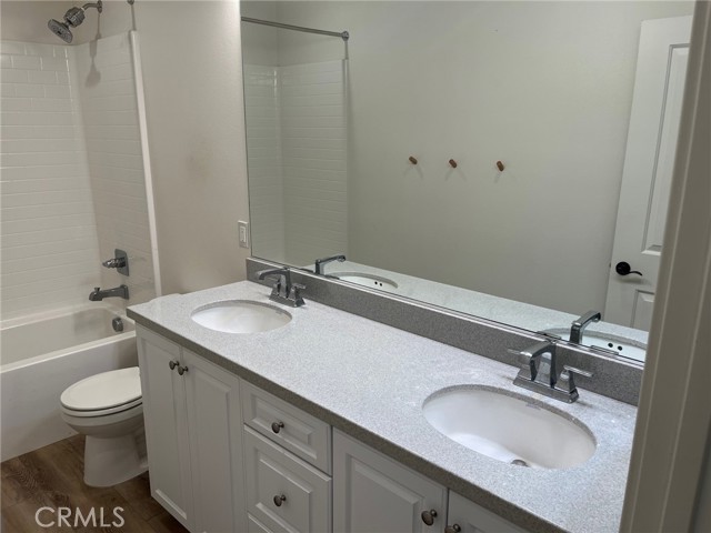 3996 S Somerston Way, Ontario CA: https://media.crmls.org/medias/e200b843-13ac-46c5-8266-60d55e0dd1fe.jpg