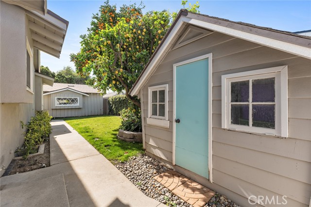 Detail Gallery Image 34 of 46 For 23642 Oxnard St, Woodland Hills,  CA 91367 - 3 Beds | 3 Baths
