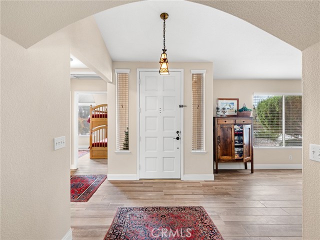 Detail Gallery Image 8 of 62 For 19544 Oneida, Apple Valley,  CA 92307 - 4 Beds | 3 Baths