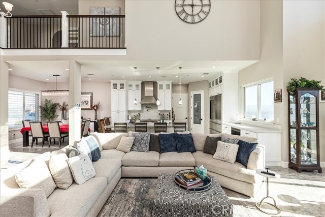 Detail Gallery Image 6 of 74 For 38000 via Vista Grande, Murrieta,  CA 92562 - 5 Beds | 5/2 Baths