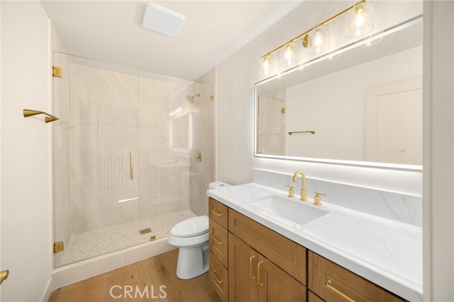 Detail Gallery Image 40 of 65 For 631 N Kenwood St, Burbank,  CA 91505 - 5 Beds | 3 Baths