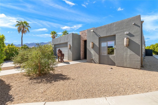 2600 E Vincentia, Palm Springs, CA 92262