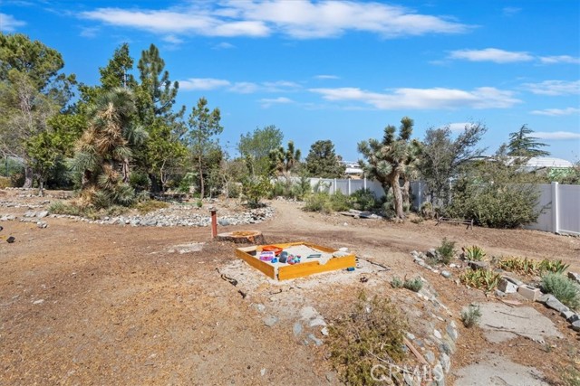 1946 Desert Front Road, Wrightwood CA: https://media.crmls.org/medias/e202bad0-40e4-4533-a511-3e9e0f9a74a6.jpg