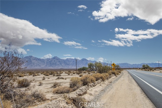 Detail Gallery Image 12 of 17 For 87000 Amboy Rd, Twentynine Palms,  CA 92277 - – Beds | – Baths